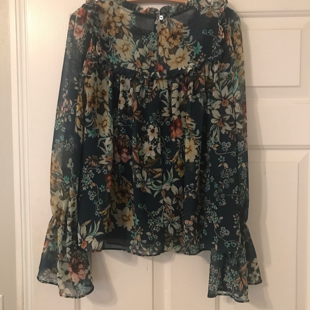 NEW Eri and Ali Floral Top - Picture 8 of 8